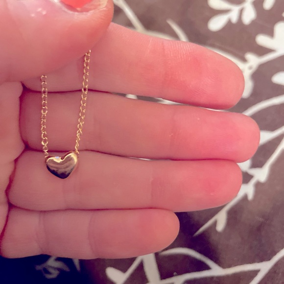 Gold heart pendant and chain - Picture 1 of 4